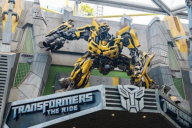 《DC正义联盟：混沌宇宙》公布 明年3.10登陆全平台